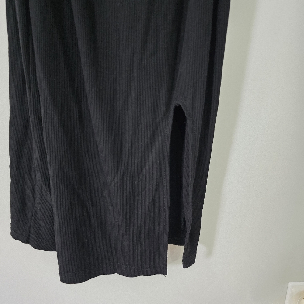 Black Bodycon Midi Dress with Cutout and Slit​​ - Picture 11 of 13
